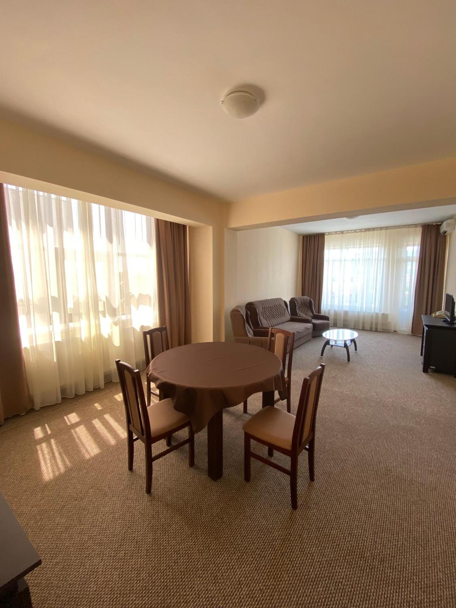 Diana Hotel 3*